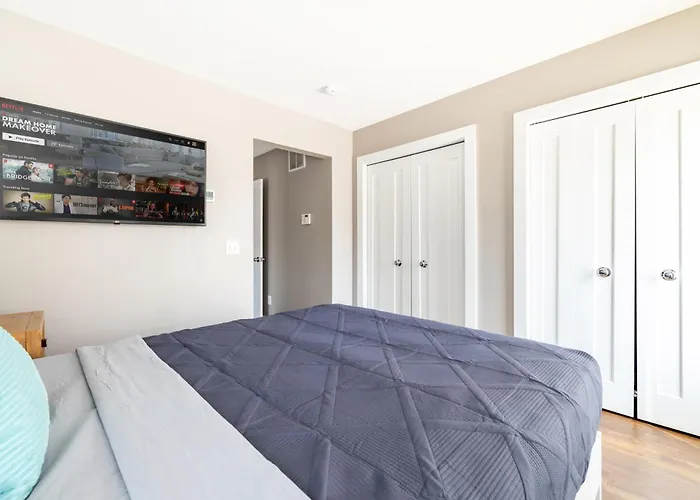 Luxury Downtown Townhome Private Garage Unit 16